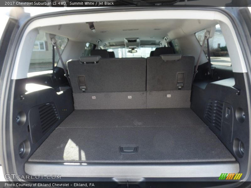 Summit White / Jet Black 2017 Chevrolet Suburban LS 4WD