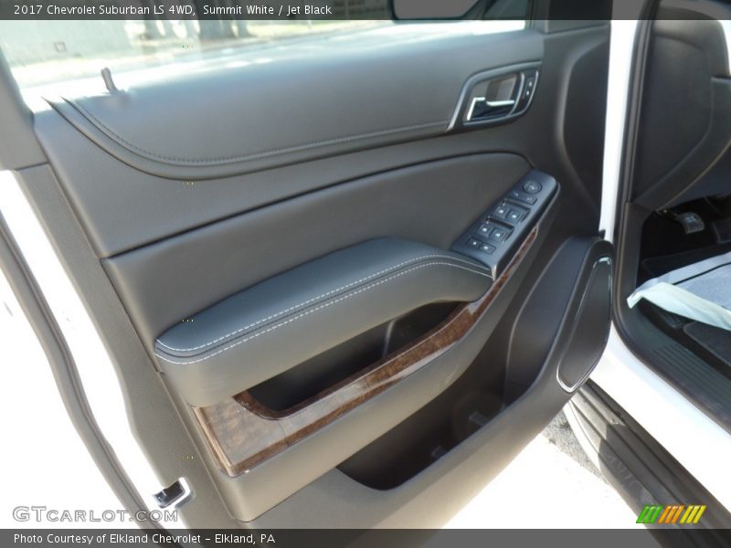 Summit White / Jet Black 2017 Chevrolet Suburban LS 4WD