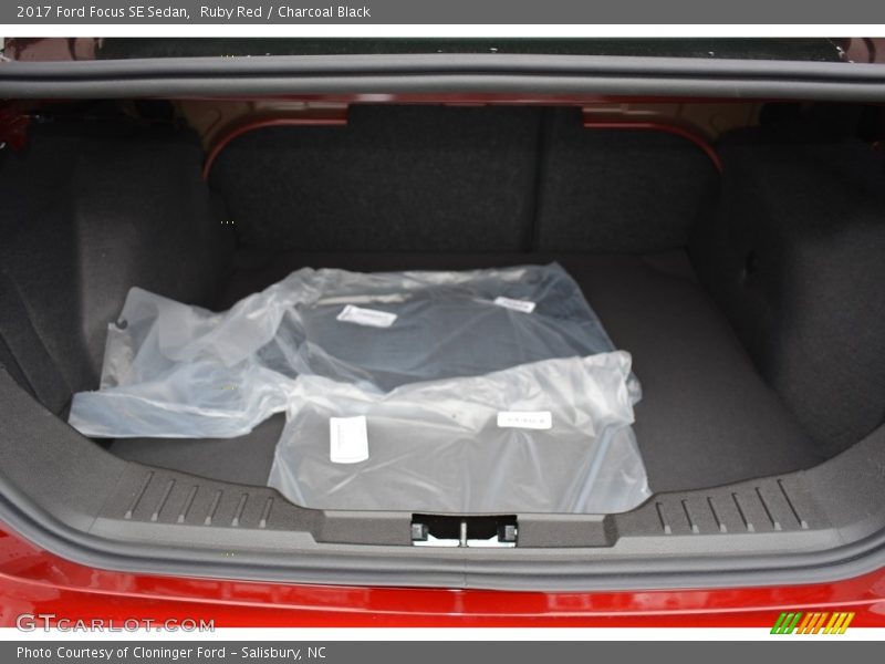 Ruby Red / Charcoal Black 2017 Ford Focus SE Sedan