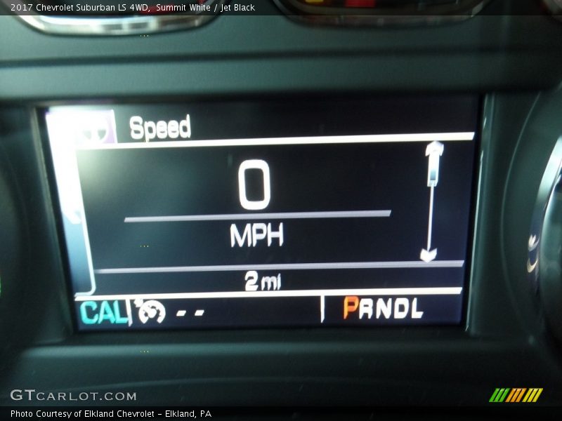 Summit White / Jet Black 2017 Chevrolet Suburban LS 4WD