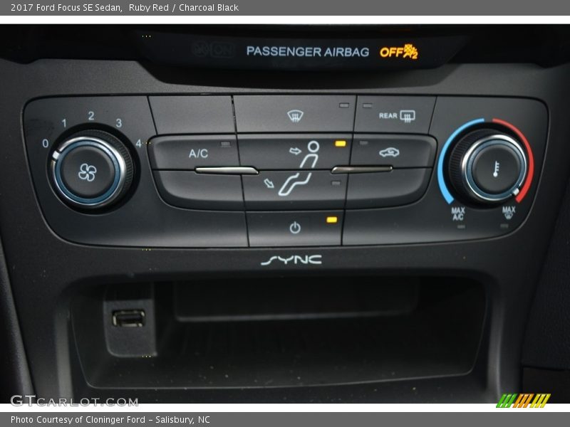 Ruby Red / Charcoal Black 2017 Ford Focus SE Sedan