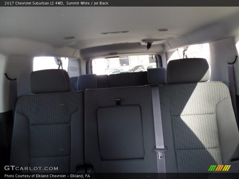 Summit White / Jet Black 2017 Chevrolet Suburban LS 4WD