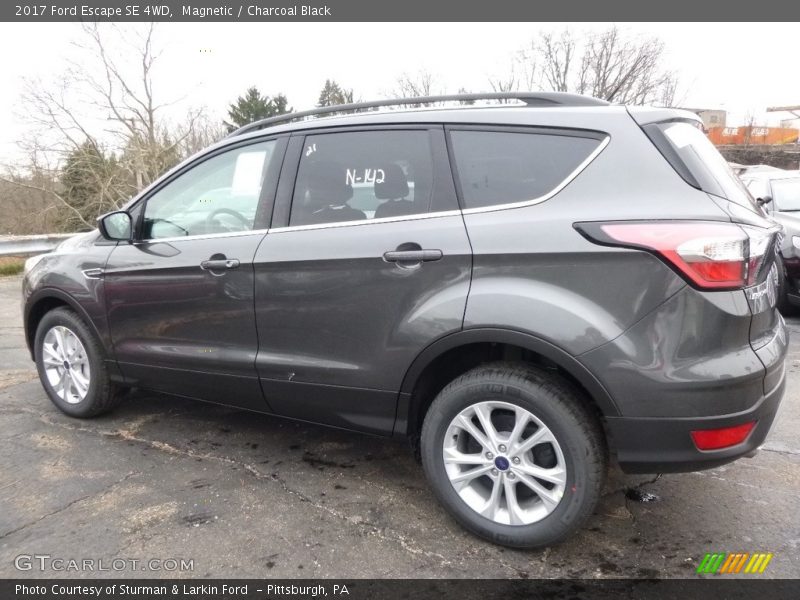 Magnetic / Charcoal Black 2017 Ford Escape SE 4WD