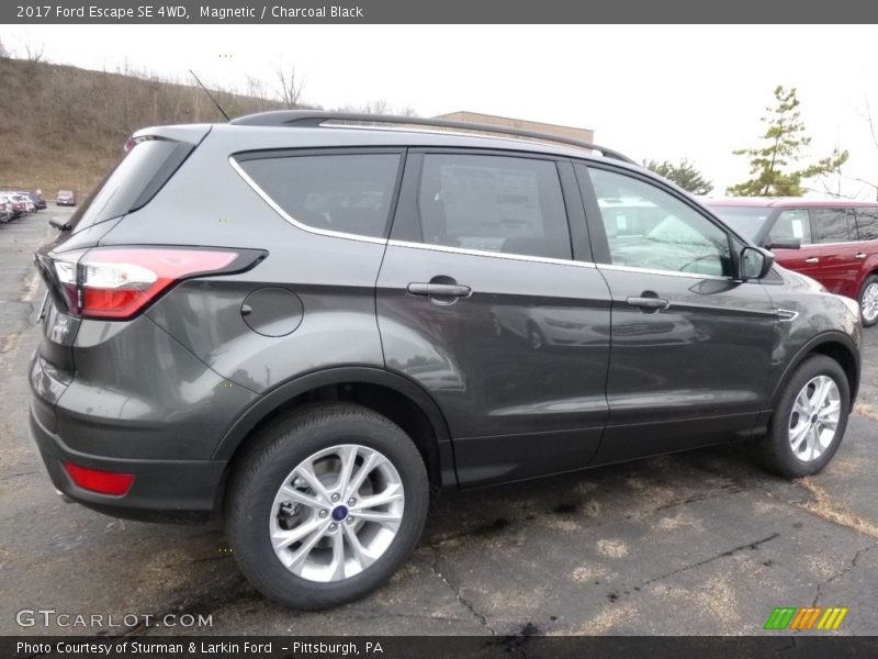 Magnetic / Charcoal Black 2017 Ford Escape SE 4WD