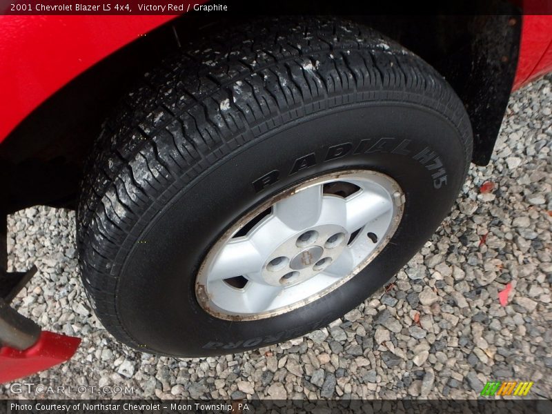 Victory Red / Graphite 2001 Chevrolet Blazer LS 4x4