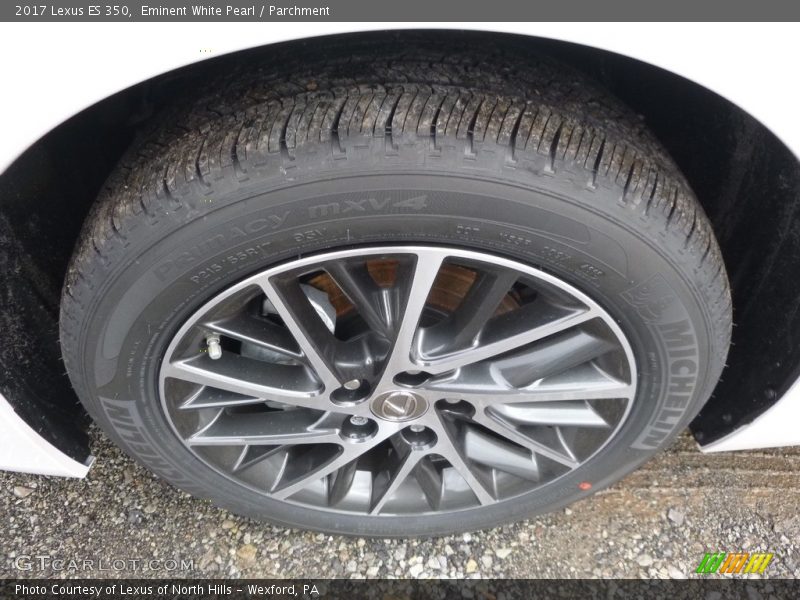 Eminent White Pearl / Parchment 2017 Lexus ES 350