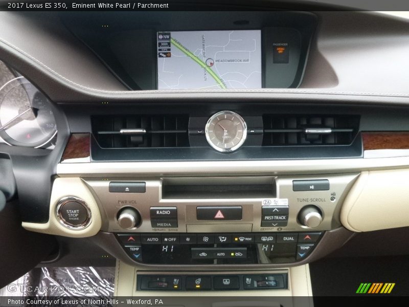 Eminent White Pearl / Parchment 2017 Lexus ES 350