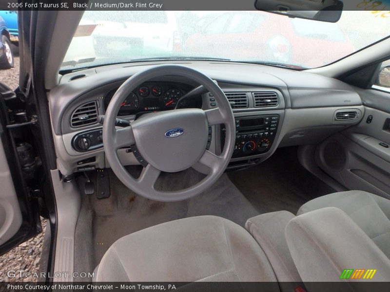 Black / Medium/Dark Flint Grey 2006 Ford Taurus SE