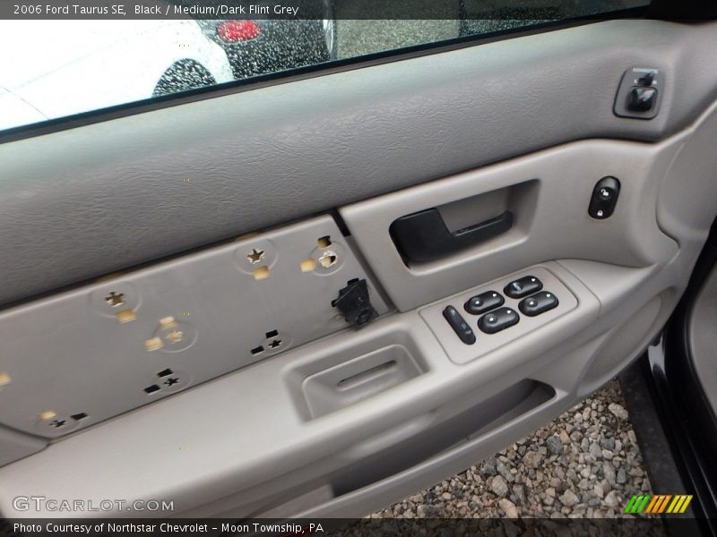 Black / Medium/Dark Flint Grey 2006 Ford Taurus SE