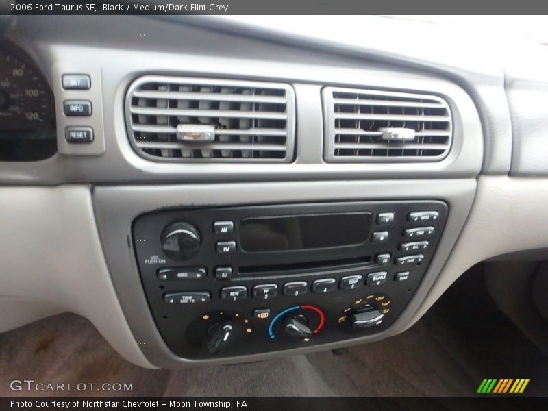 Black / Medium/Dark Flint Grey 2006 Ford Taurus SE