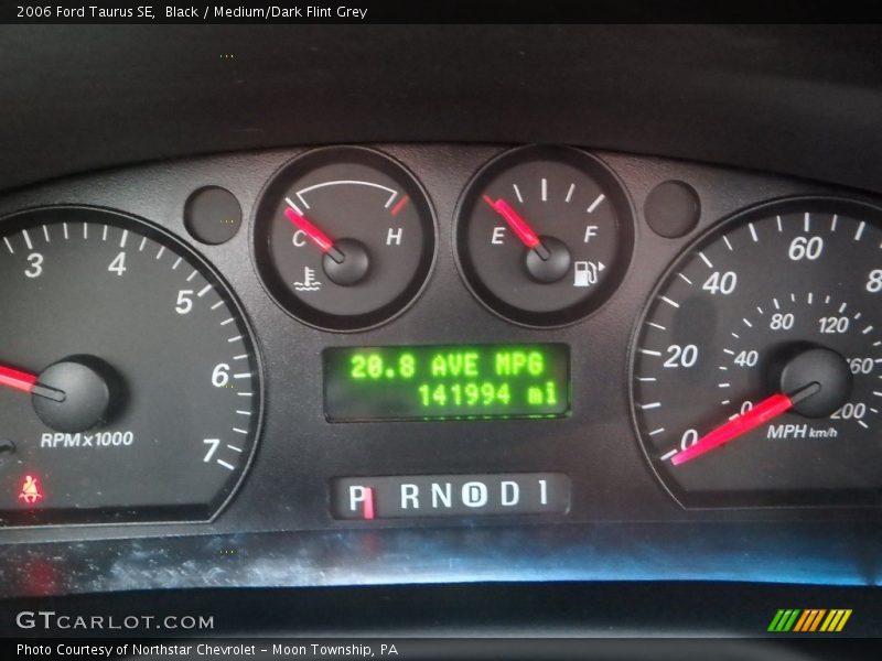 Black / Medium/Dark Flint Grey 2006 Ford Taurus SE