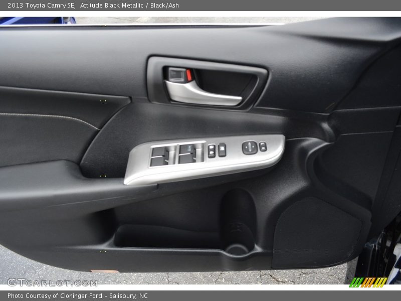 Attitude Black Metallic / Black/Ash 2013 Toyota Camry SE