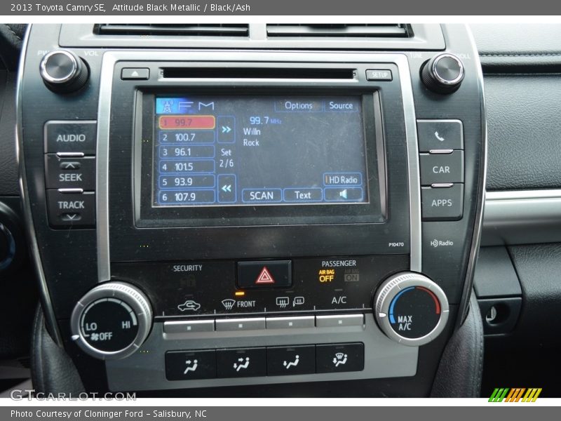 Attitude Black Metallic / Black/Ash 2013 Toyota Camry SE