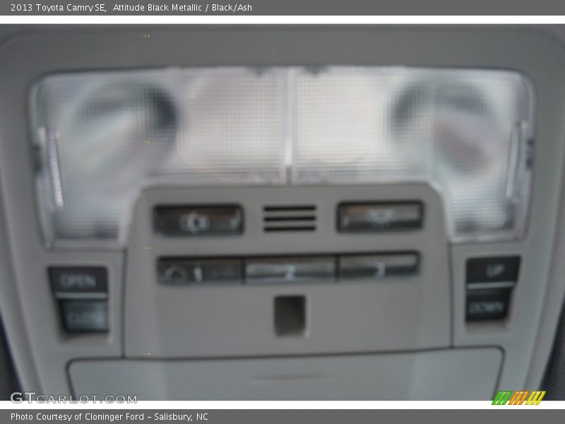 Attitude Black Metallic / Black/Ash 2013 Toyota Camry SE