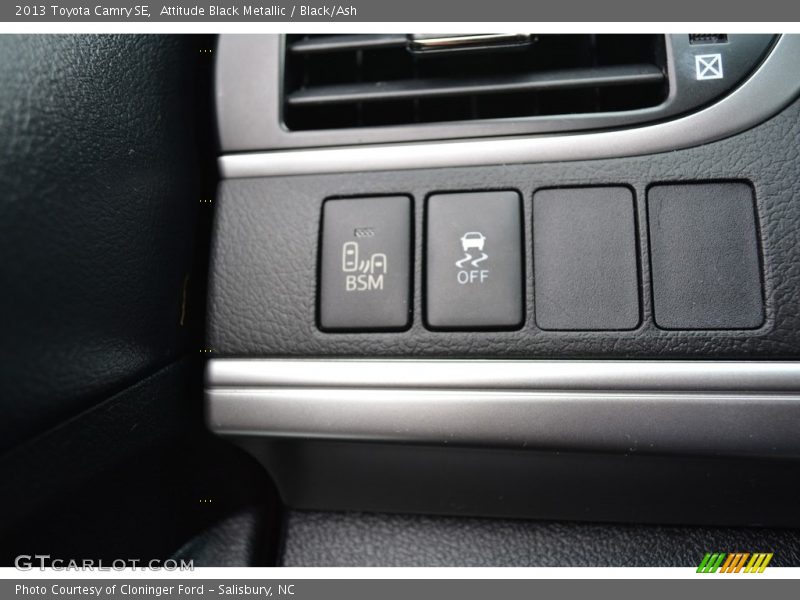 Attitude Black Metallic / Black/Ash 2013 Toyota Camry SE