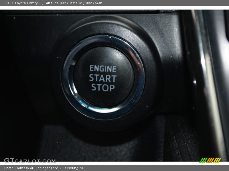 Attitude Black Metallic / Black/Ash 2013 Toyota Camry SE