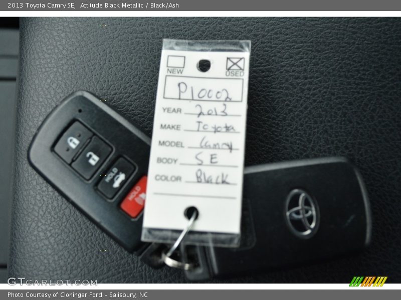 Attitude Black Metallic / Black/Ash 2013 Toyota Camry SE