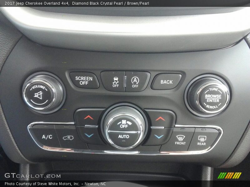 Controls of 2017 Cherokee Overland 4x4