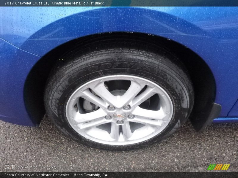 Kinetic Blue Metallic / Jet Black 2017 Chevrolet Cruze LT
