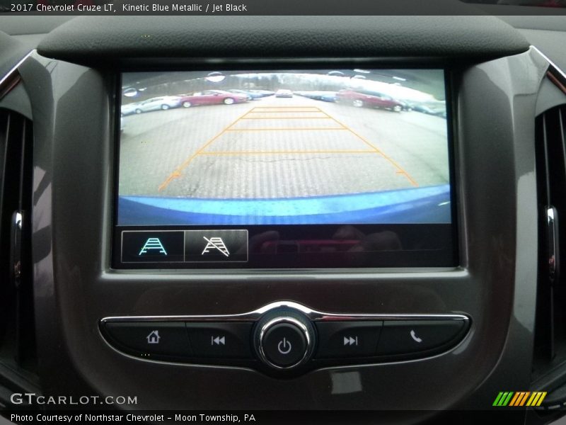 Kinetic Blue Metallic / Jet Black 2017 Chevrolet Cruze LT