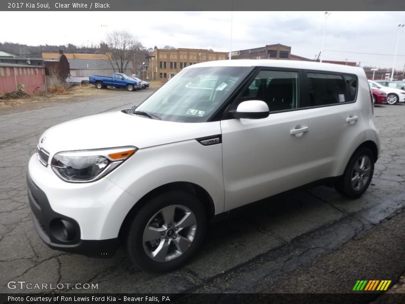 Front 3/4 View of 2017 Soul 