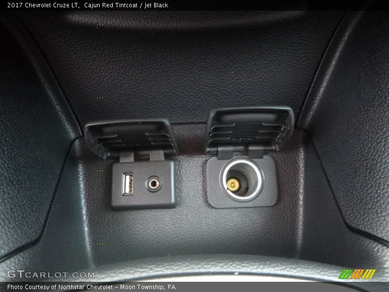 Cajun Red Tintcoat / Jet Black 2017 Chevrolet Cruze LT