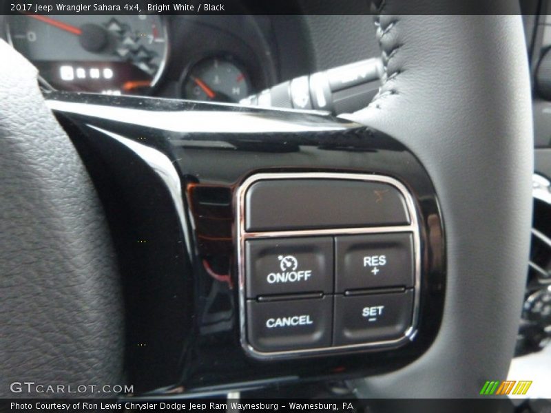Bright White / Black 2017 Jeep Wrangler Sahara 4x4