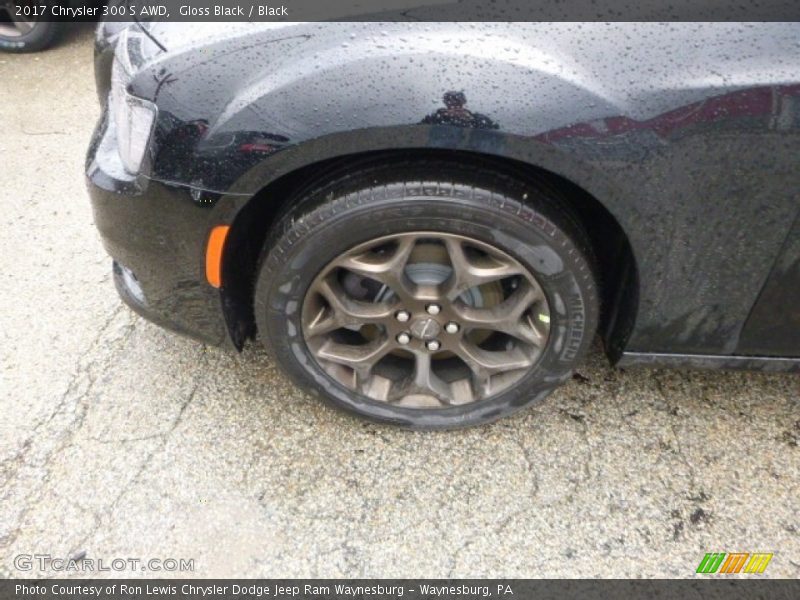 Gloss Black / Black 2017 Chrysler 300 S AWD