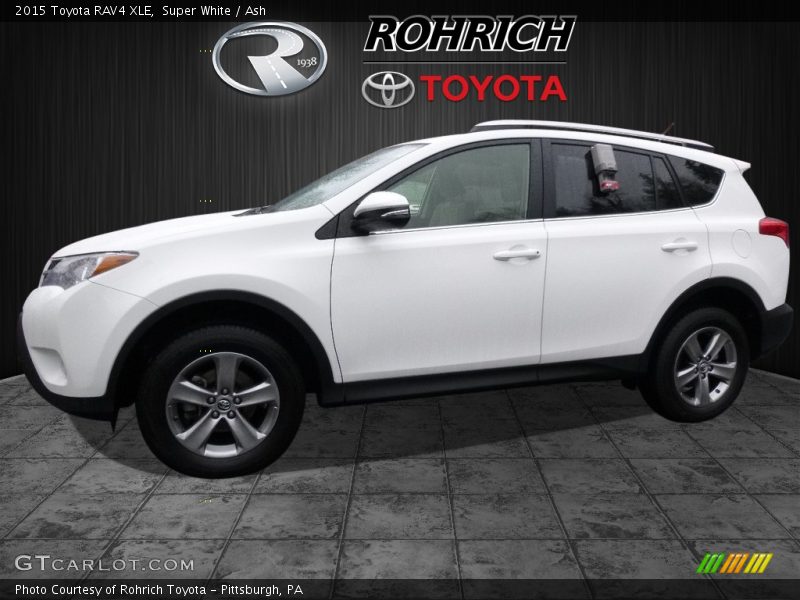 Super White / Ash 2015 Toyota RAV4 XLE