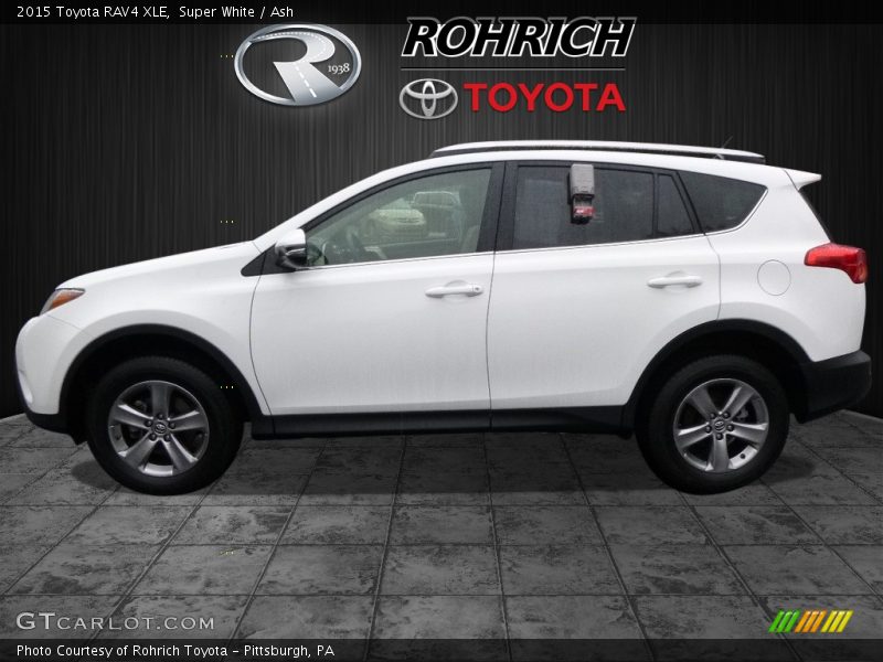 Super White / Ash 2015 Toyota RAV4 XLE