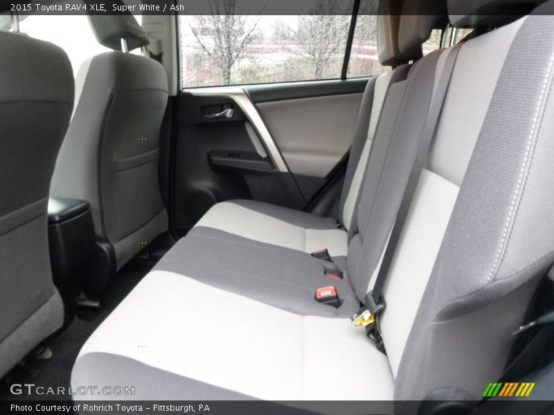 Super White / Ash 2015 Toyota RAV4 XLE