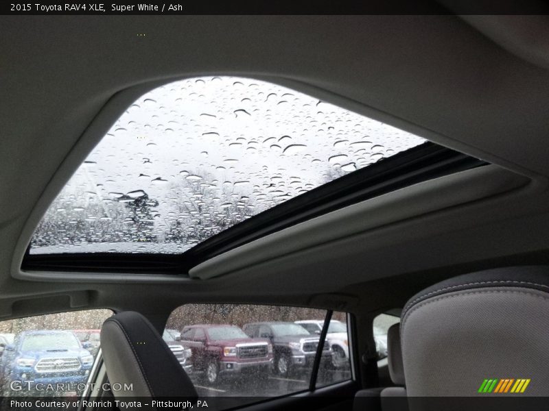 Super White / Ash 2015 Toyota RAV4 XLE