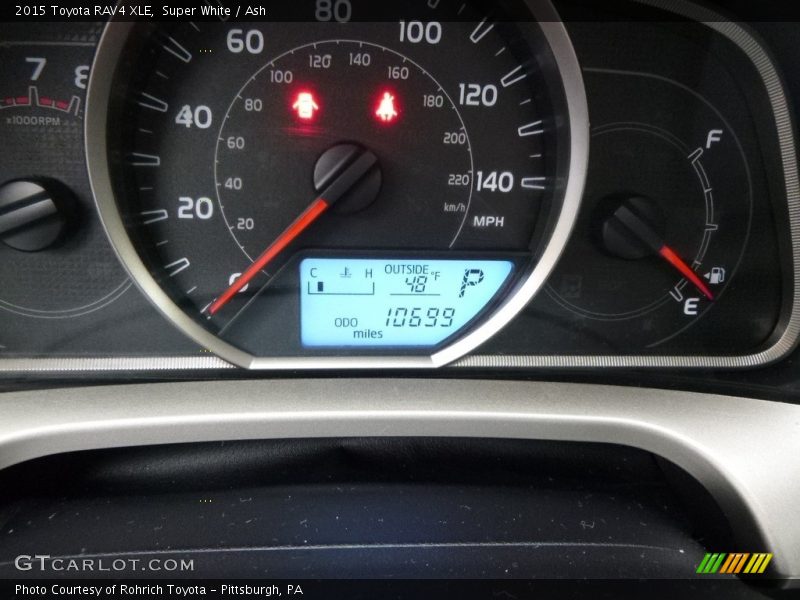 Super White / Ash 2015 Toyota RAV4 XLE