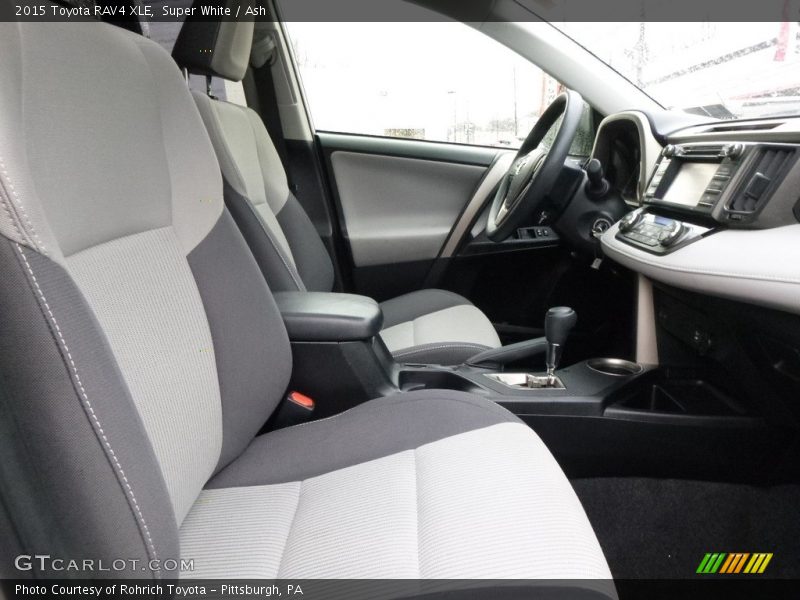 Super White / Ash 2015 Toyota RAV4 XLE