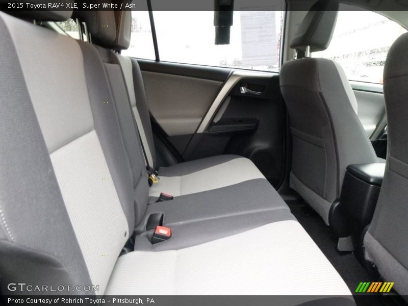 Super White / Ash 2015 Toyota RAV4 XLE