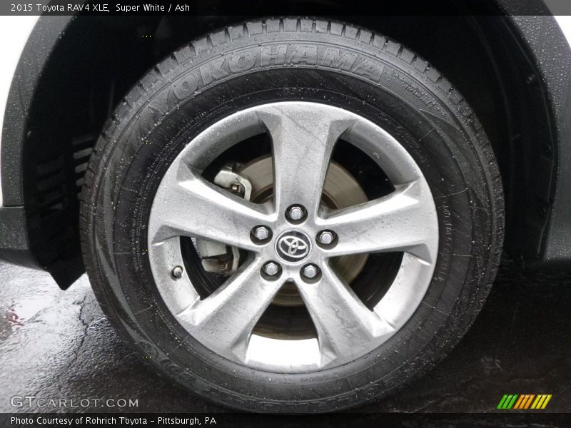 Super White / Ash 2015 Toyota RAV4 XLE