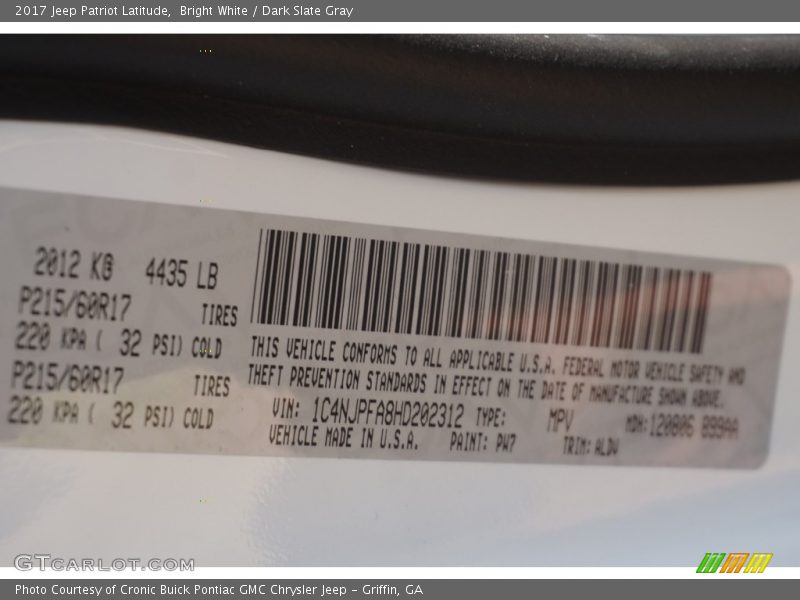 Bright White / Dark Slate Gray 2017 Jeep Patriot Latitude