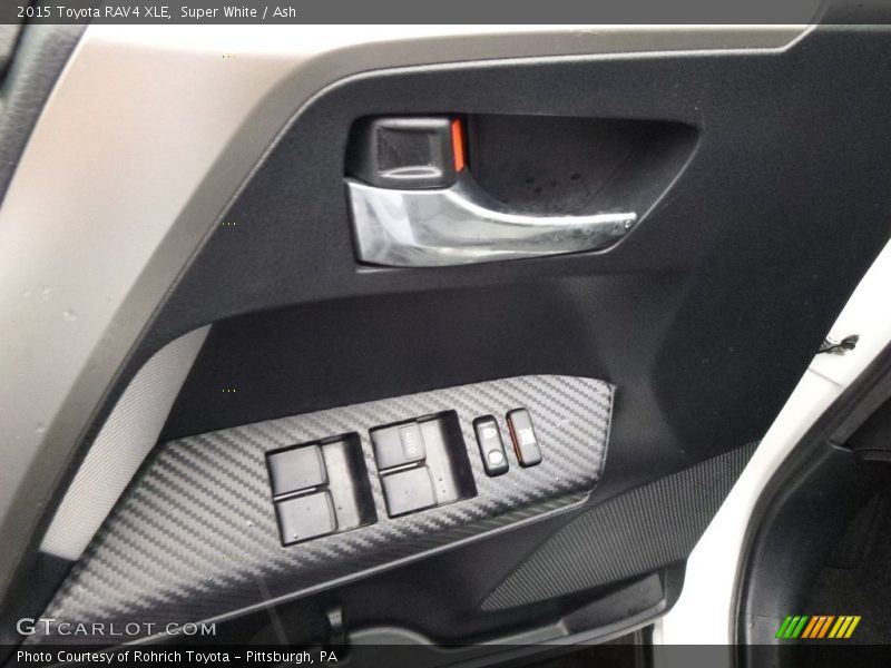 Super White / Ash 2015 Toyota RAV4 XLE