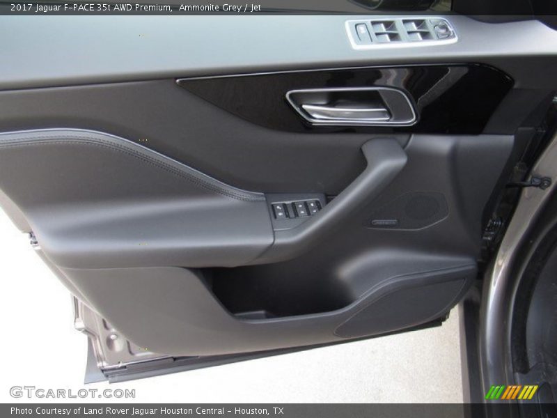 Door Panel of 2017 F-PACE 35t AWD Premium