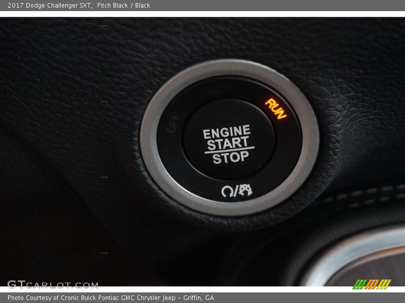 Pitch Black / Black 2017 Dodge Challenger SXT