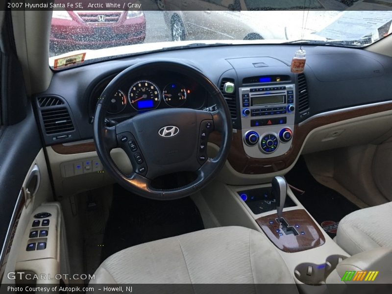Arctic White / Gray 2007 Hyundai Santa Fe SE