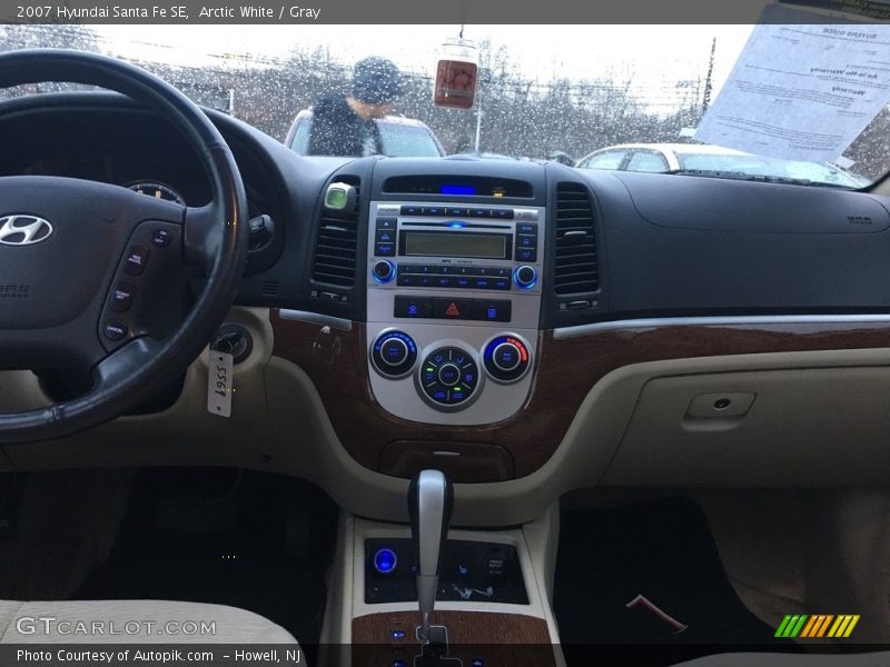 Arctic White / Gray 2007 Hyundai Santa Fe SE