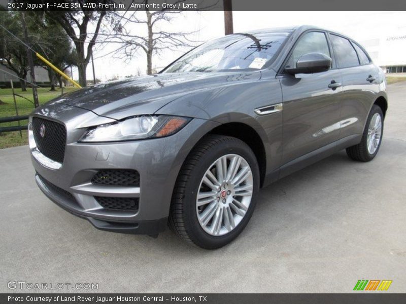 Front 3/4 View of 2017 F-PACE 35t AWD Premium