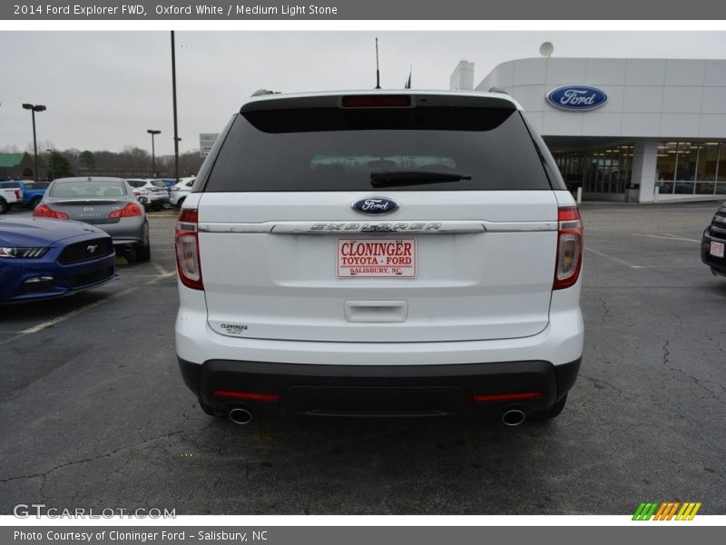 Oxford White / Medium Light Stone 2014 Ford Explorer FWD