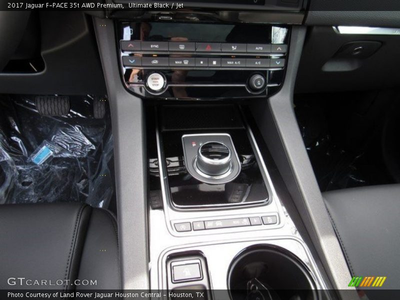  2017 F-PACE 35t AWD Premium 8 Speed Automatic Shifter