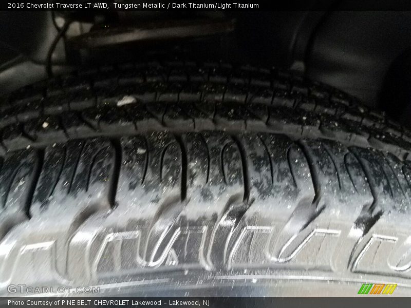 Tungsten Metallic / Dark Titanium/Light Titanium 2016 Chevrolet Traverse LT AWD