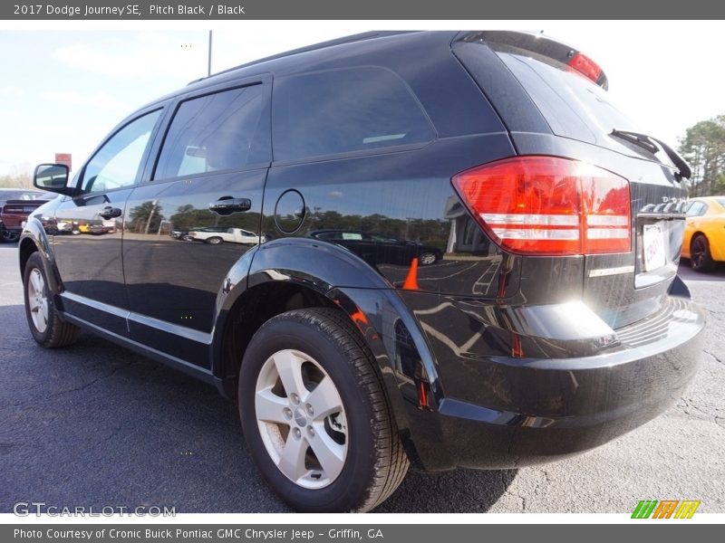 Pitch Black / Black 2017 Dodge Journey SE