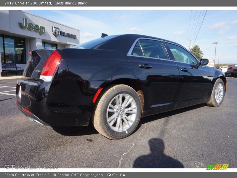 Gloss Black / Black 2017 Chrysler 300 Limited