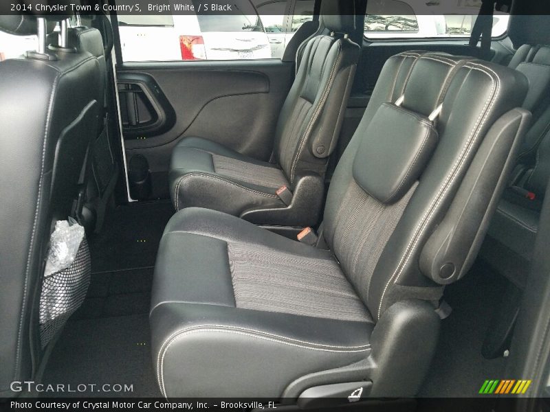 Bright White / S Black 2014 Chrysler Town & Country S