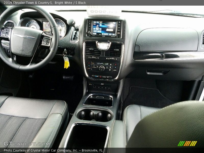 Bright White / S Black 2014 Chrysler Town & Country S
